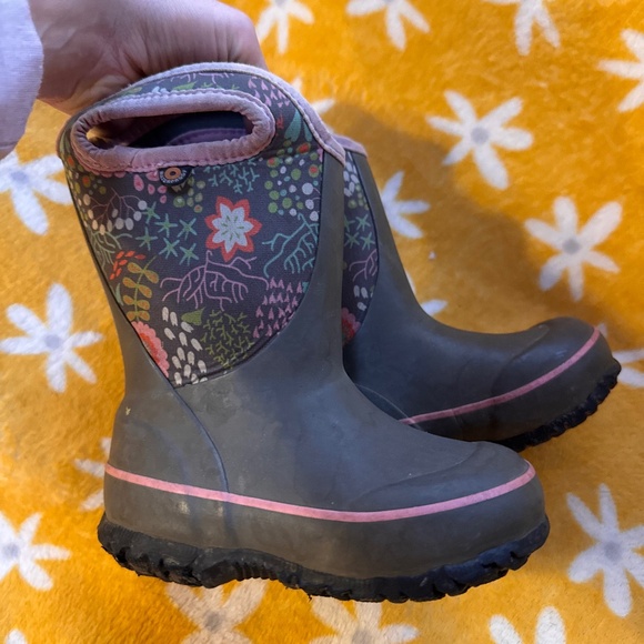 Bogs Other - Bogs toddler boots size 8